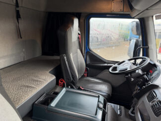 Image_25456M_Renault_D Wide 18.320 4x2 Plane/HB / Swiss-Vehicle